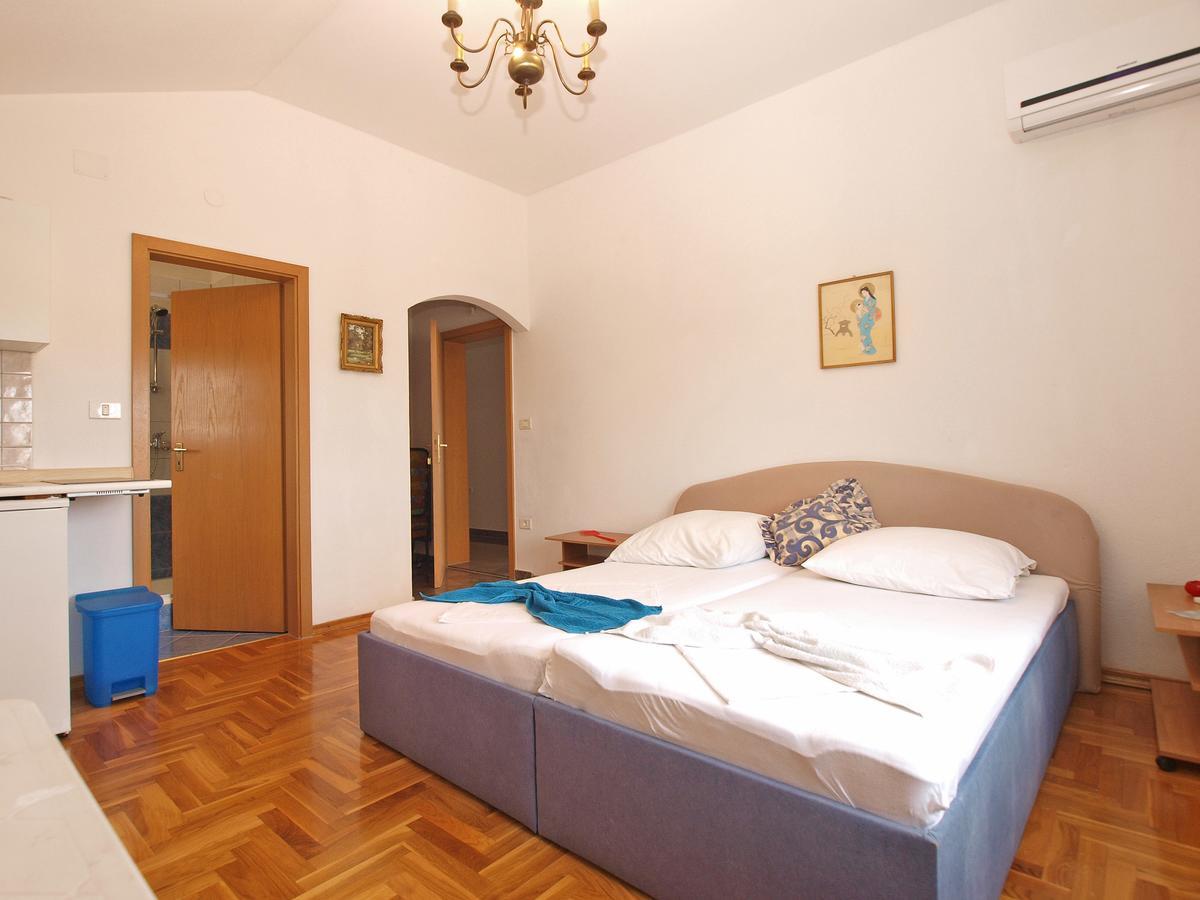 Apartments Anto 1598 Fazana Exterior photo