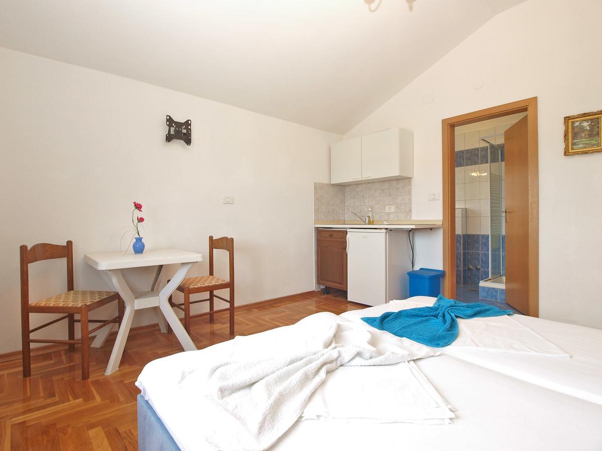 Apartments Anto 1598 Fazana Exterior photo
