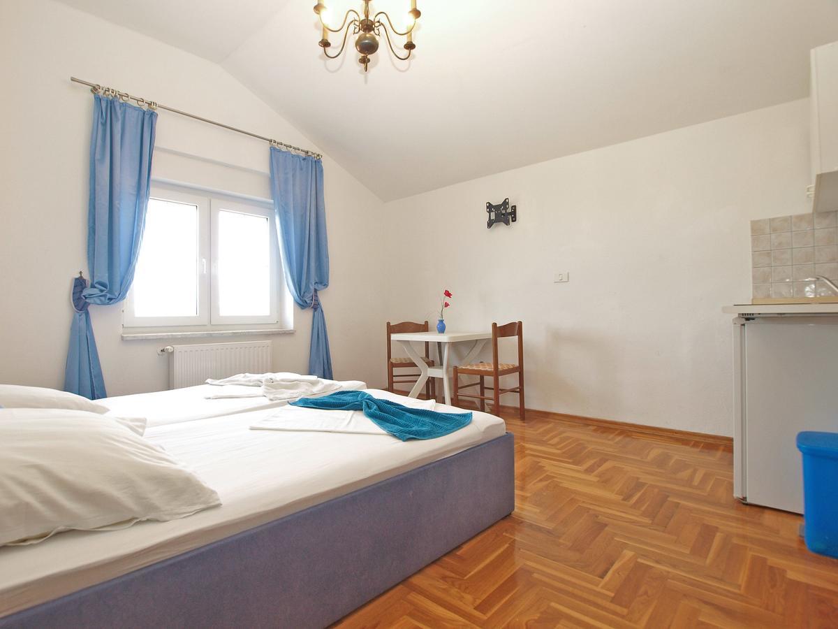 Apartments Anto 1598 Fazana Exterior photo