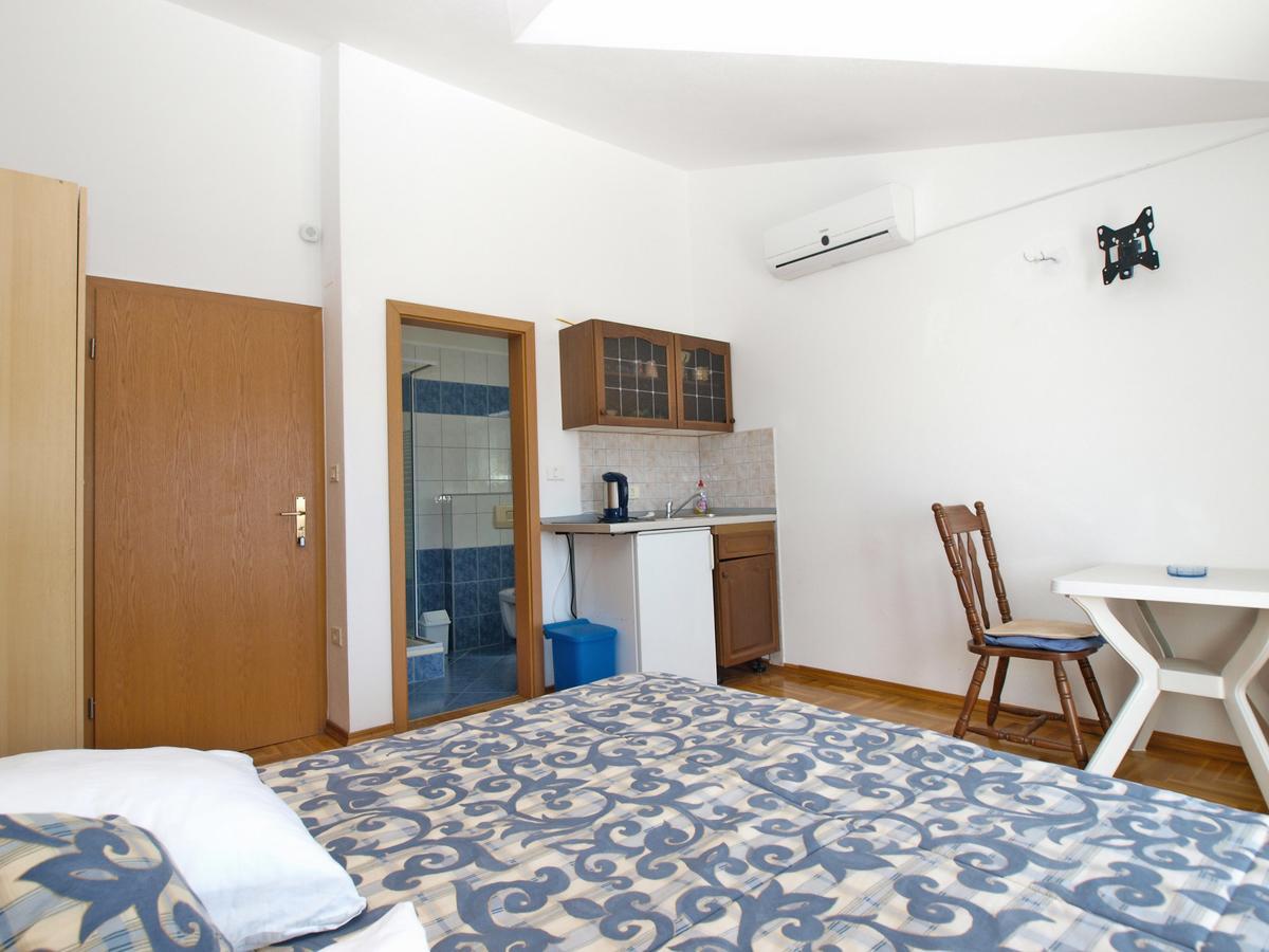 Apartments Anto 1598 Fazana Exterior photo