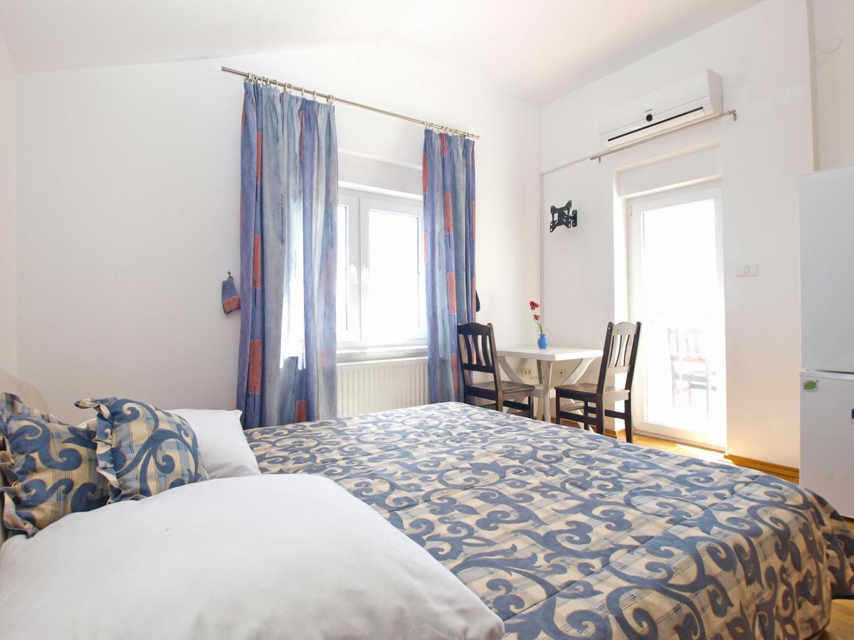 Apartments Anto 1598 Fazana Exterior photo
