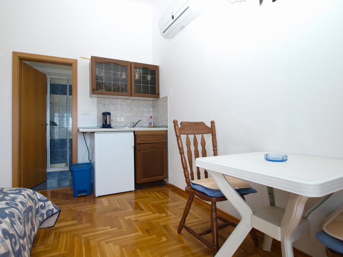 Apartments Anto 1598 Fazana Exterior photo