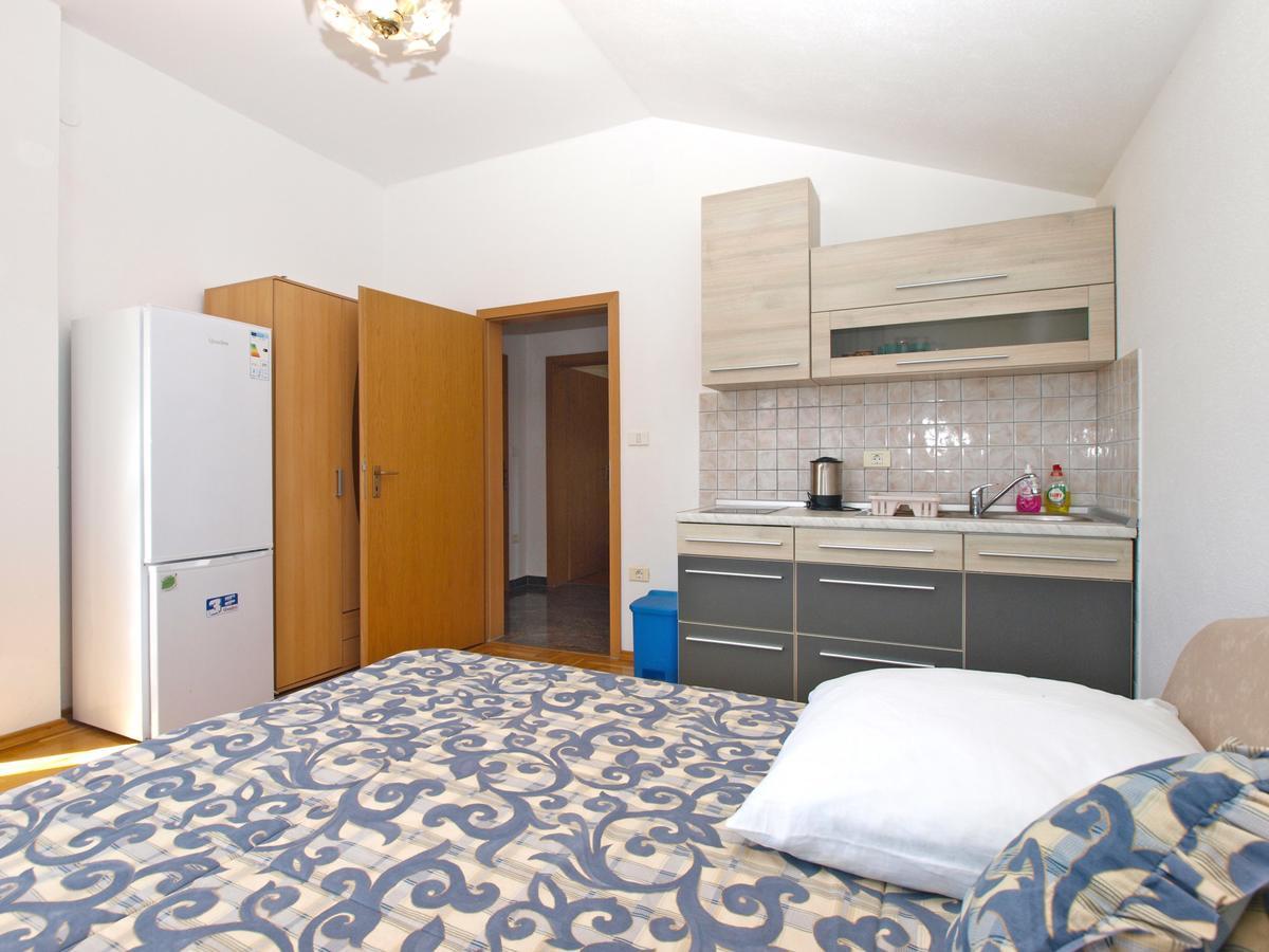 Apartments Anto 1598 Fazana Exterior photo