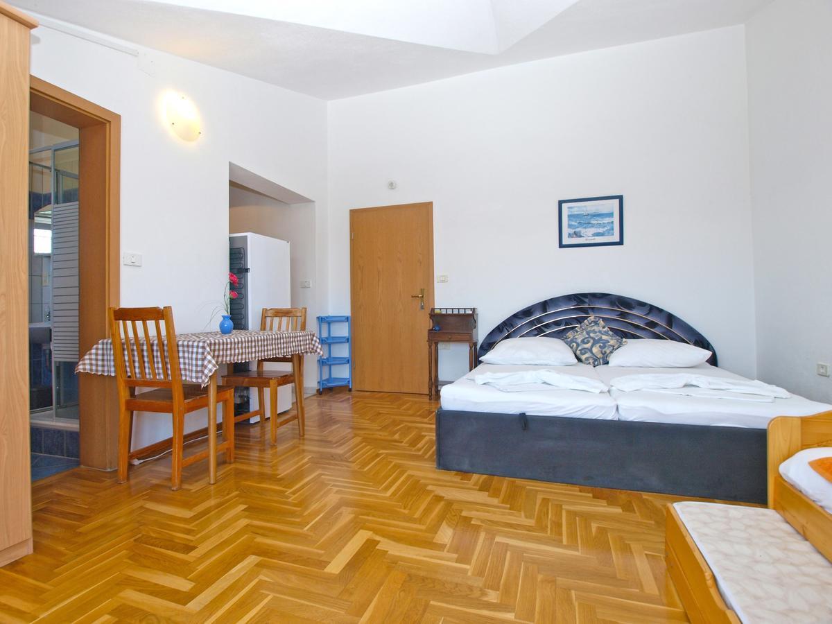 Apartments Anto 1598 Fazana Exterior photo